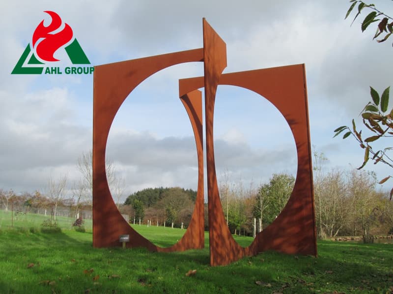 Abstract metal sculptures manufacture